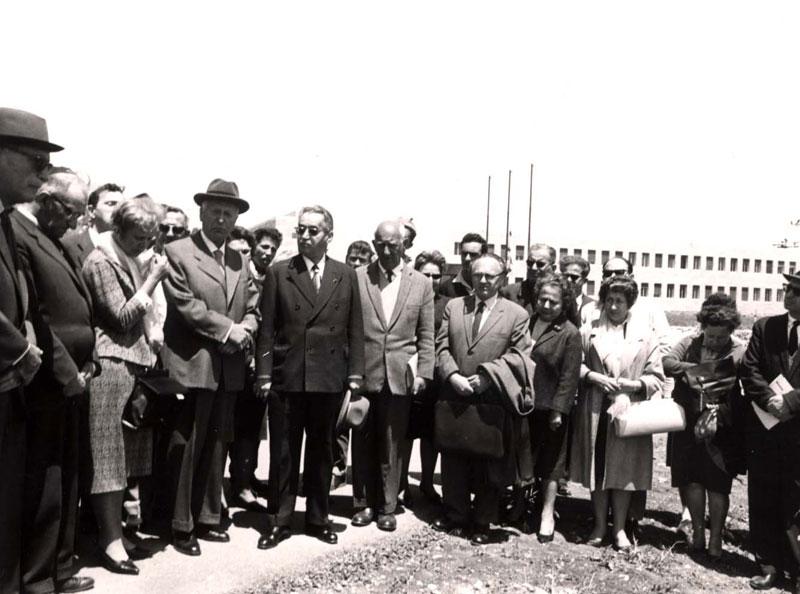 25 באפריל 1963, מעמד נטיעת עץ לכבוד חסידי אומות העולם תדיאוש צ'זובסקי, אנטונינה צ'זובסקה וטרזה צ'זובסקה ביד ושם