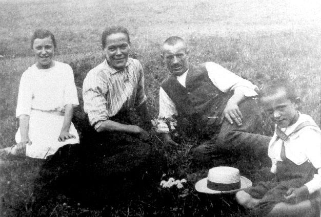 משפחת ליסט, 1935