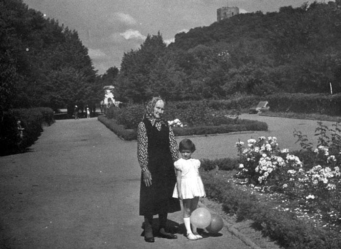 Домицеле Пагоюте с Кармелой, дочерью Йошуа, конец 60-х годов