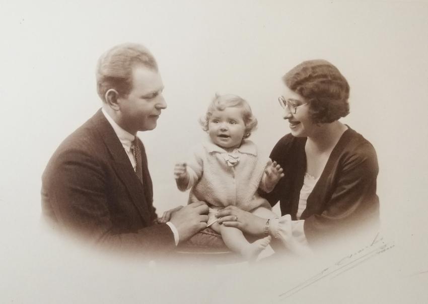 Anna et Philippe Dzialowski, avec leur fille Myriam, 1930