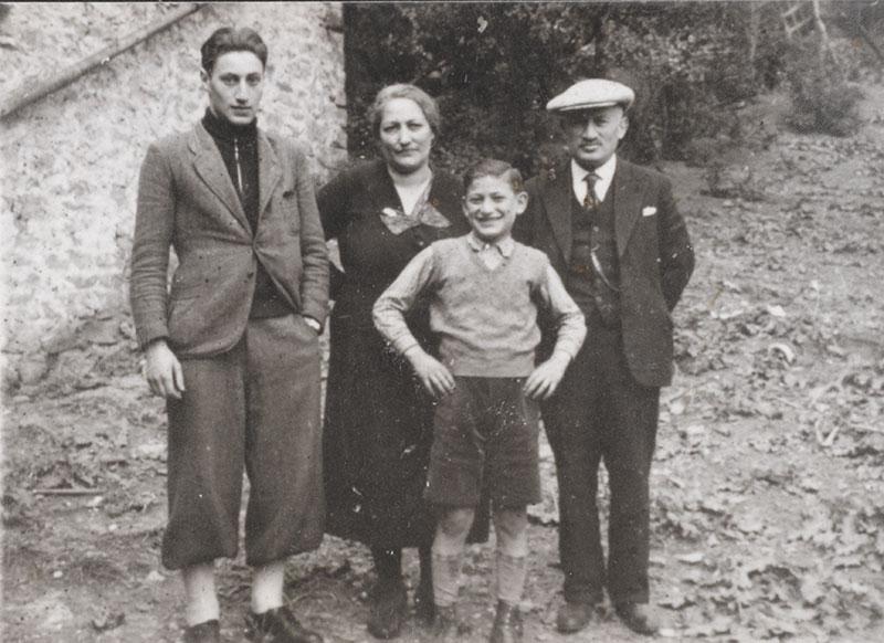 מימין: סזאר, שמואל (זיגמונד), רוזה ויוסף (זפל) קאופמן, שנות ה-30 