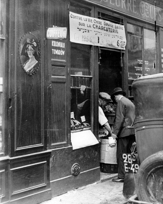 Paris, Francia, preguerra, una tienda de comestibles en el barrio judío