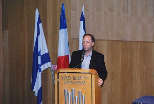 Director of the Yad Vashem Archives Dr. Chaim Gertner speaking during the Memorial Ceremony for the Association of Veterans of the Jewish Resistance in France