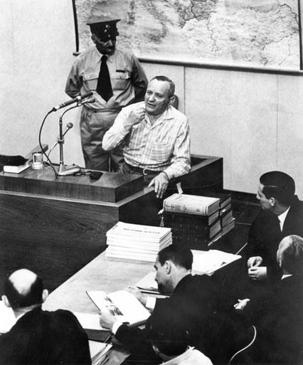 צבי פכטר בזמן עדותו במשפט אייכמן, 1961