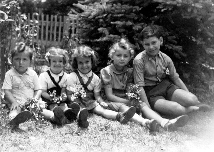 Shifra with other orphaned Jewish children in Germany after the war