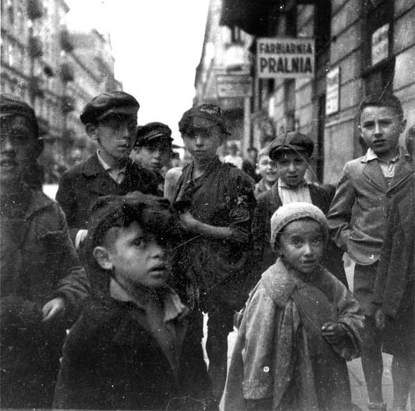 ילדים ברחובות גטו ורשה, ספטמבר 1941