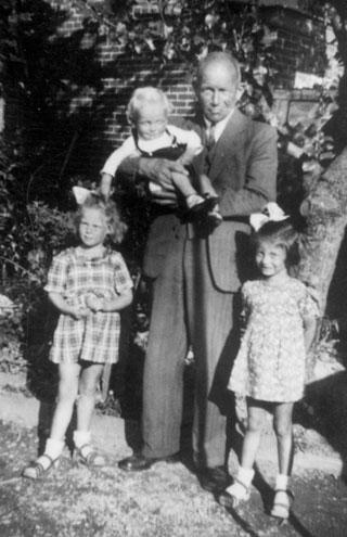 לוסיה עם סבא דה-פריס והילדים