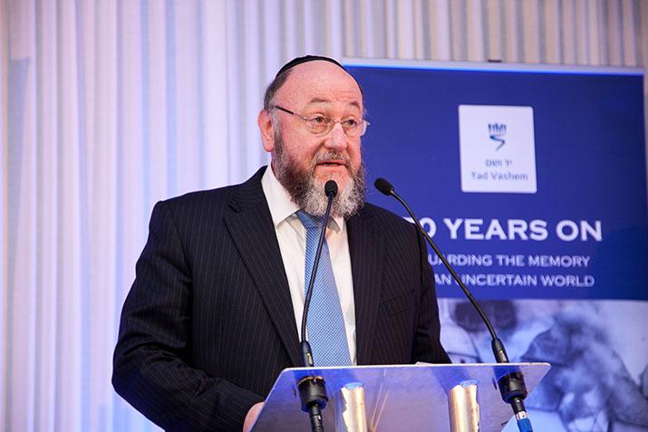 Cheif Rabbi of the UK Ephraim Mirvis invites 6 Holocaust survivors to light memorial candles, at the Yad Vashem – UK Foundation Gala Dinner