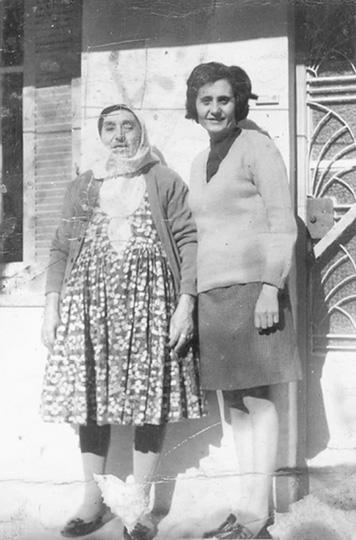 Magdalini Korfiatis mit ihrer Tochter Eleni