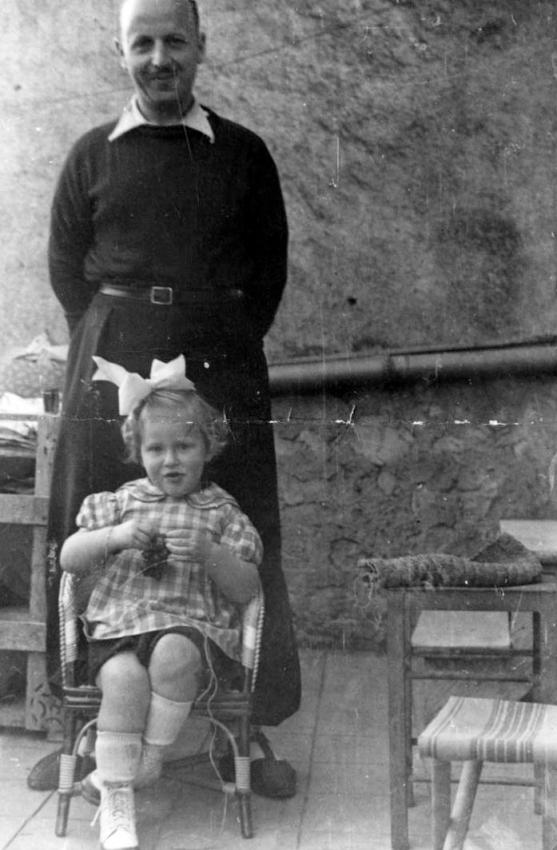 Friedrich Kurz and his daughter Suzanne.  Boncelin, France, 1942-1943