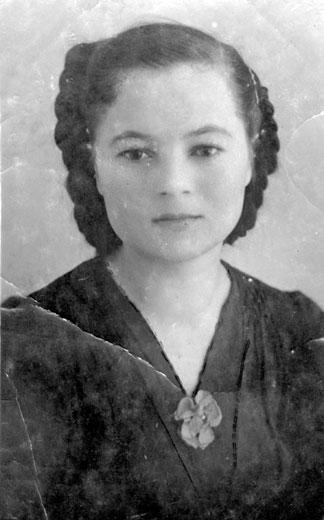 Клавдия Герасимчик (в замужестве Кучерук). Конец 40-х годов