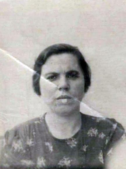 Sara Shami (apellido de soltera Levi), Bitola, Macedonia, alrededor de 1943
