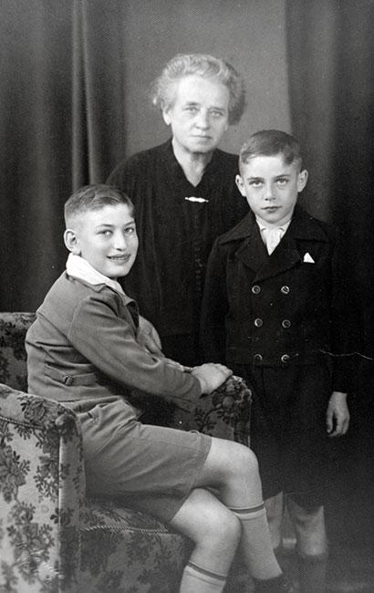 Ziegmond Kaufman, his cousin Bernd and their aunt Tekla after the war 