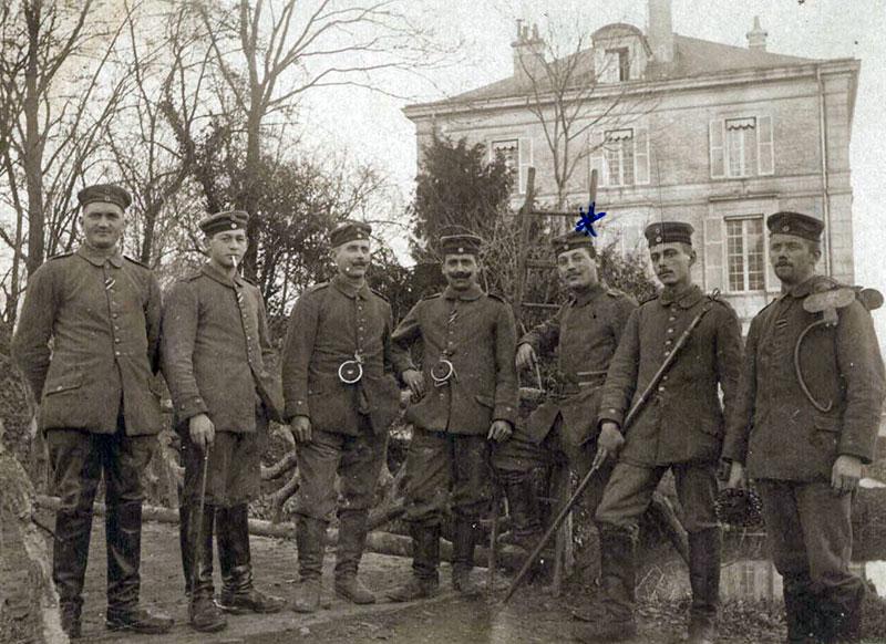 סאלי ברוקמן במדי הצבא הגרמני, בתצלום ממלחמת העולם הראשונה ששלח לאחותו. 