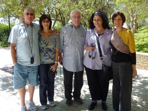 Jenni Frumer (2nd from right), Associate Executive Director and Neil Newstein, (center) Executive Director, Alpert Jewish Family &amp; Children's Service, West Palm Beach with Jenni's Sister Marcelle (2nd from right) and her husband, Reuben, (left) 