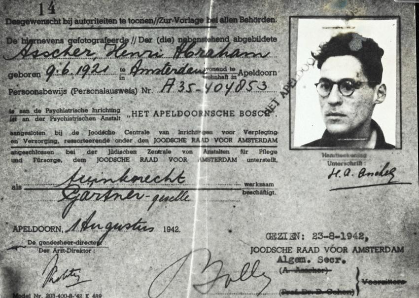 Fotografía de Henri-Abraham en la tarjeta del Joodse Raad (Consejo Judío) que confirma que trabajó en la institución psiquiátrica Apeldoornsche Bosch.