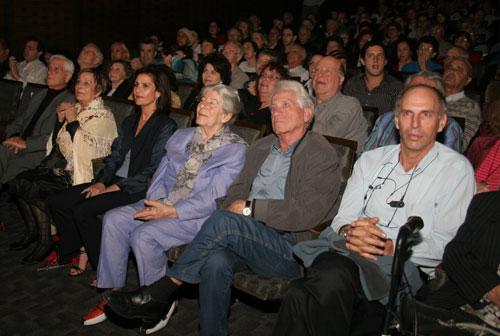 Special screening of Steal a Pencil for Me, 2007 Avner Shalev Award winner, at the Jerusalem Cinematheque, November 2007 (first row, third and fourth from left: filmmaker Michèle Ohayon, and Betty Bausch, who appears in the film)