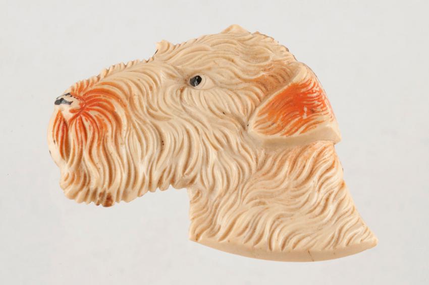 Brooch in the shape of a dog's head that Berta Akselrad received from her mother the last time they met