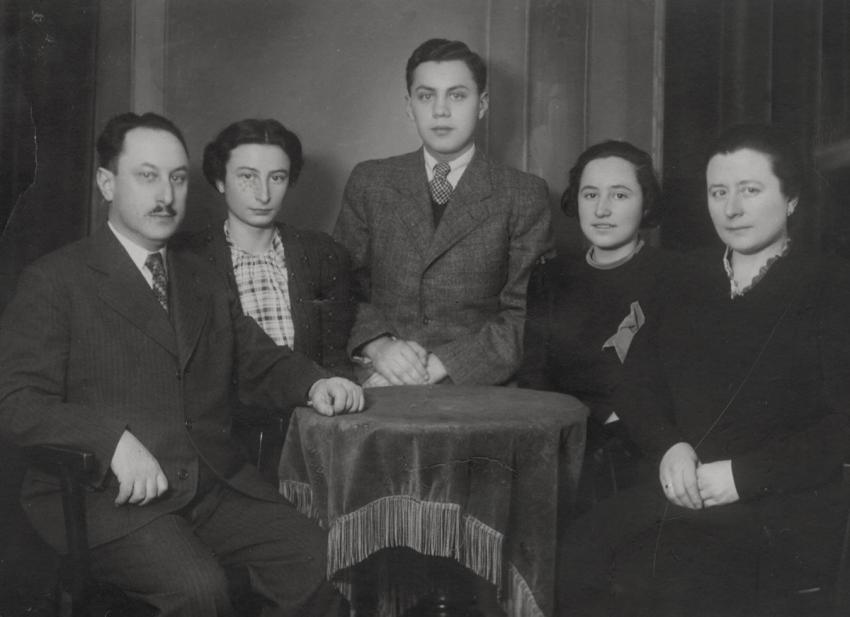 The Hellmann Family (Nikolsburg, Czechoslovakia)