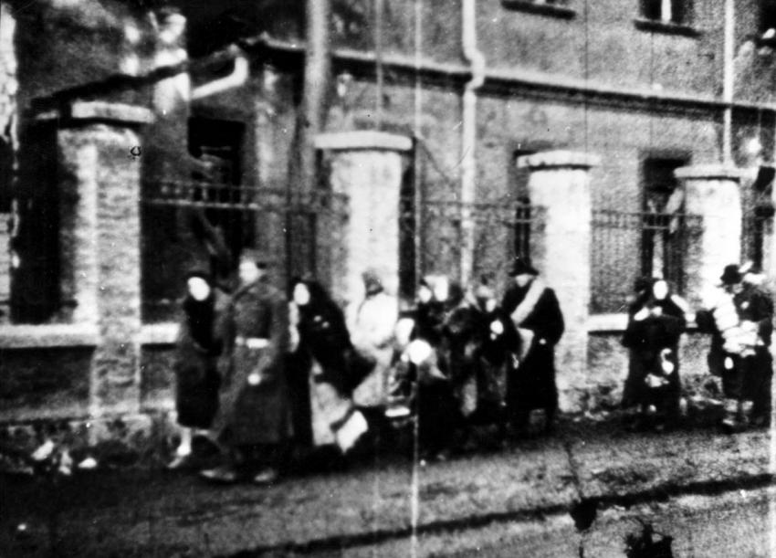 El asesinato de los judíos de Győr durante el Holocausto