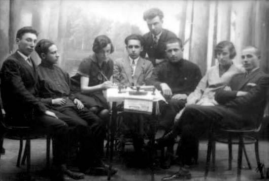 Committee of the Socialist-Zionist youth group &quot;Freiheit&quot; in Mir, 1927