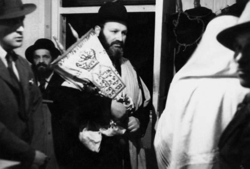 Carrying the Torah scroll into the &quot;Beit Yeshurun&quot; Beit Midrash (house of religious study) in the Feldafing DP camp, Germany, summer 1947