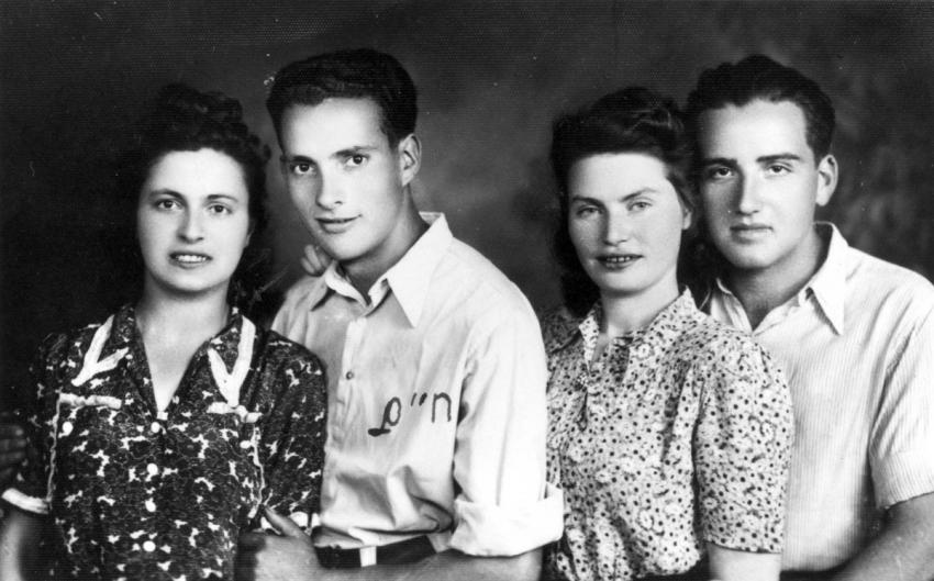 10 de junio de 1945 - Refugiados del movimiento “Berijá” y soldados de la tierra de Israel en Italia