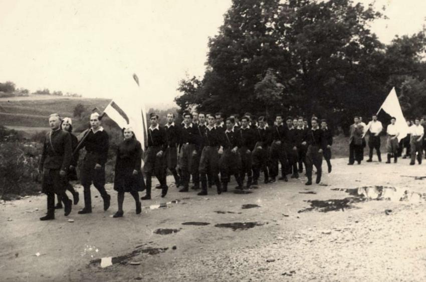 A parade of Beitar members in Linz, Austria, April 1946