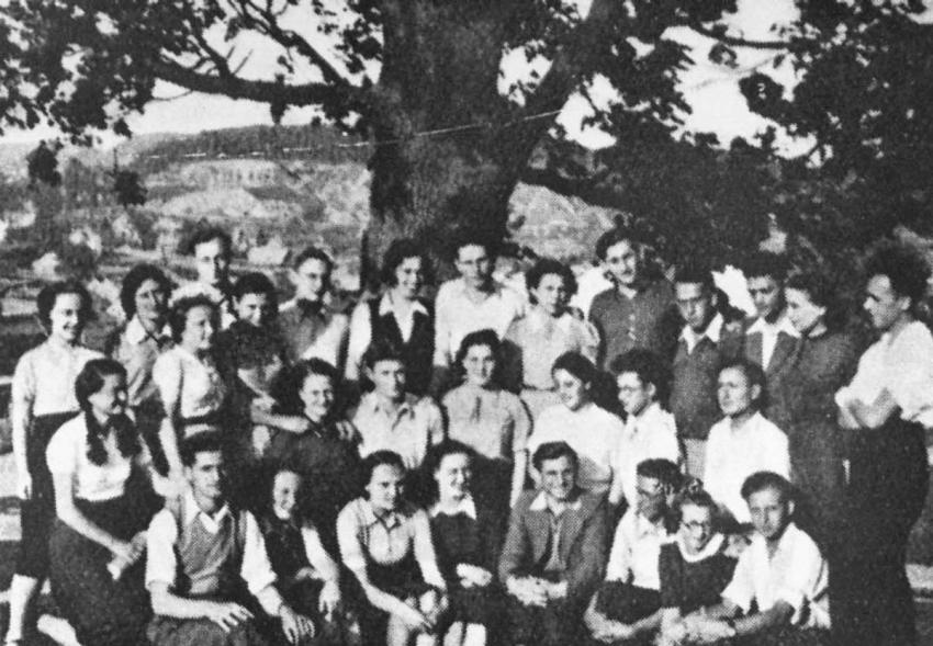 Members of the &quot;Dror&quot; youth movement, Vilna, 1940