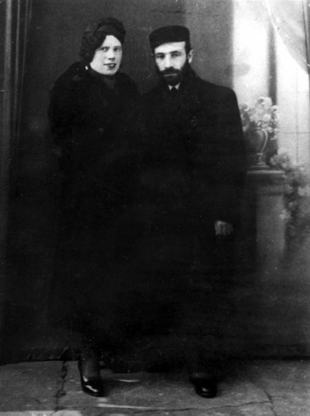 בני הזוג רחל ויהושע טננבאום בשידלובייץ, 1938.