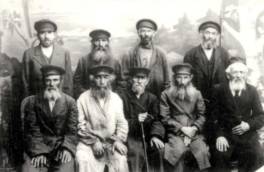 Elders of the Hevra Kaddisha (burial society) in Mir