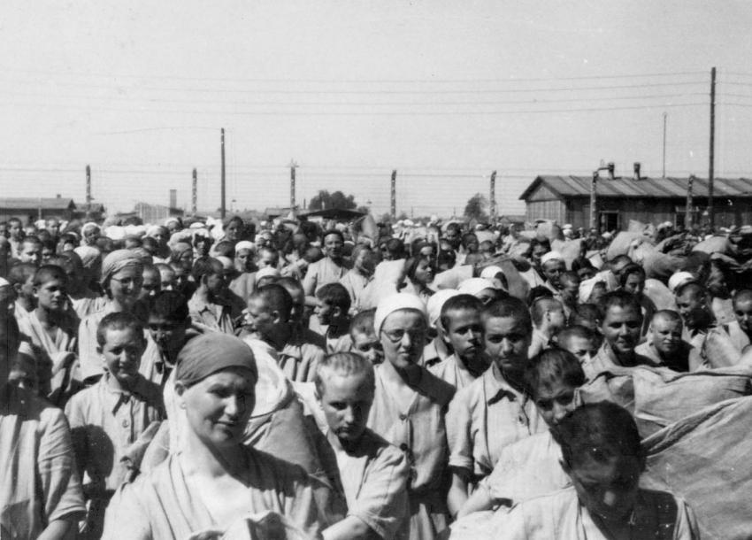 Photo 24: Jewish female prisoners at the women’s camp in Birkenau