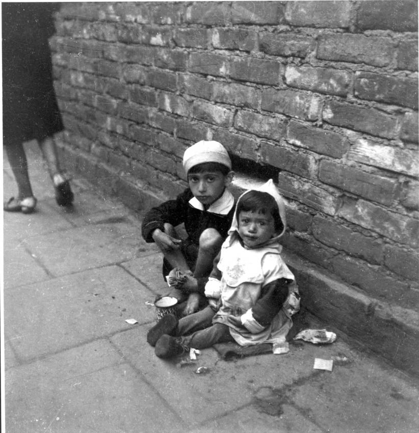 Starving children in the Warsaw ghetto, Poland