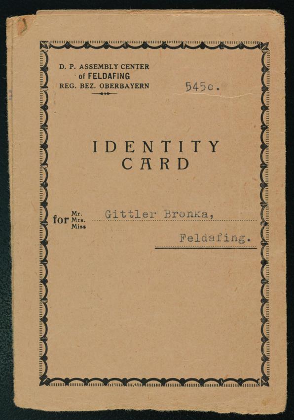 כריכת תעודת הזהות של בריינדל גיטלר במחנה העקורים פלדאפינג, גרמניה, 1945