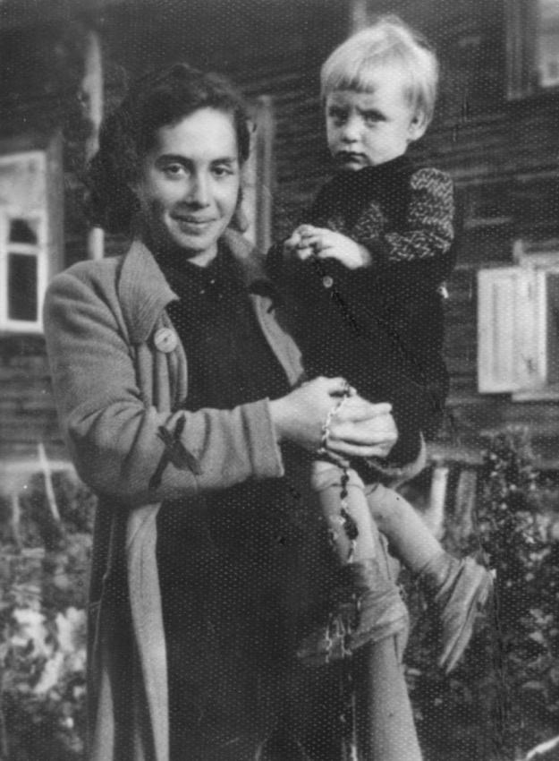 גניה חייטס ובנה הפעוט בני, גטו קובנה, 1942