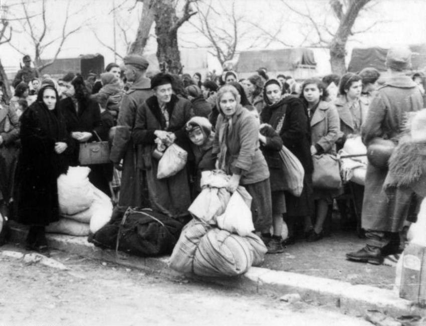 גירוש יהודי ינינה ללריסה, מרס 1944. מלריסה גורשו היהודים לאושוויץ
