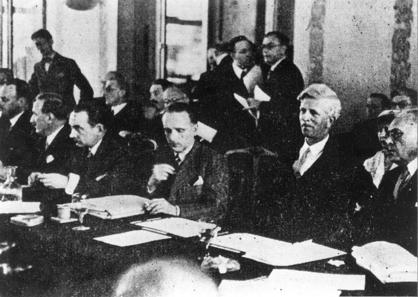 Julio de 1938 - Representantes de países participantes de la conferencia sobre el problema internacional de los refugiados en Evián, Francia