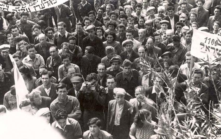 Pro-Aliyah demonstration during the “La Spezia Affair” in the Marina Di Leuca DP camp, Italy. The Marina Di Leuca camp housed both Jews and non-Jews.  In 1946, there were some 1,500 Jews living there.