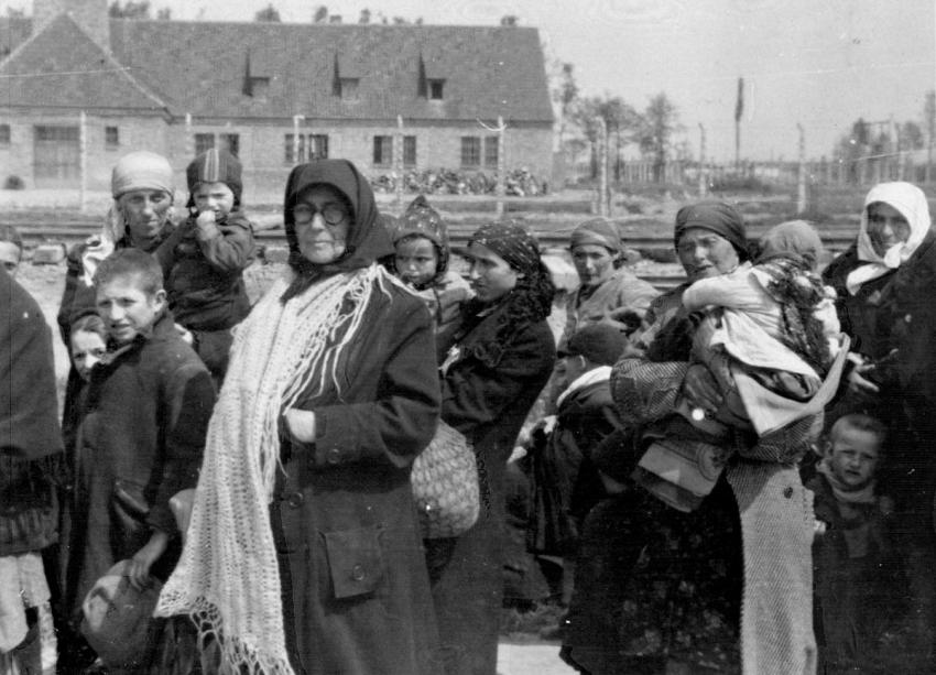Photo 34: Jewish women and children standing in front of Crematoria III