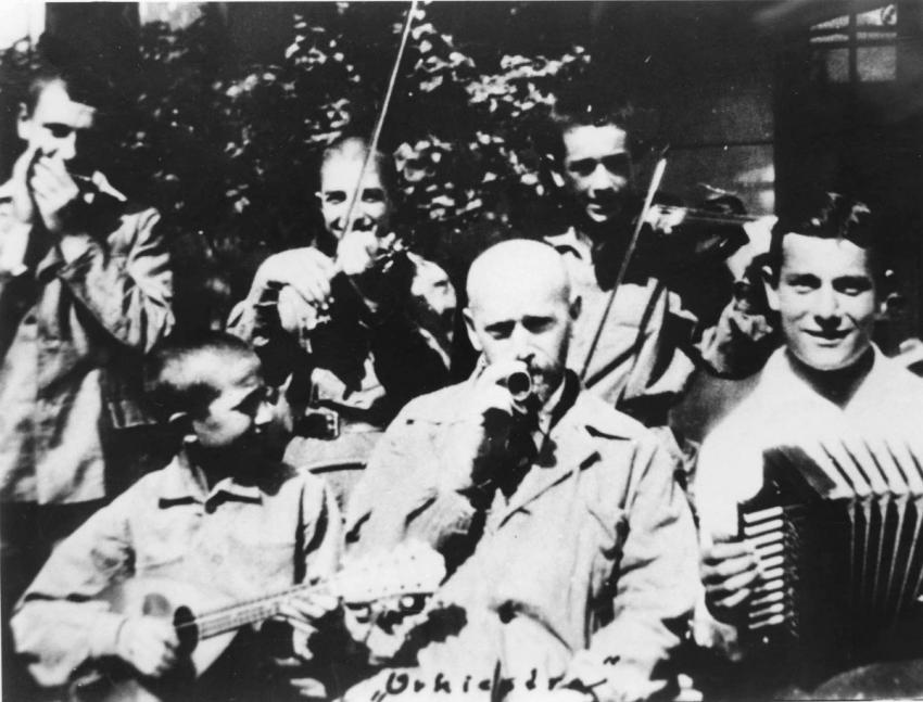 Janusz Korczak e o conjunto do Orfanato em Varsóvia, 1933-1934