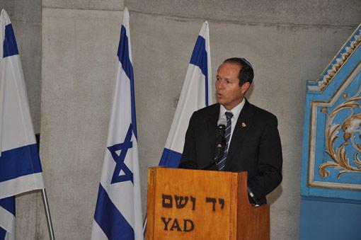 Nir Barkat, Mayor of Jerusalem, giving his thank you address to The Wilf Families at the ceremony in the Yad Vashem Synagogue on the occasion of the dedication of The Yad Vashem Square at the entrance to the Mount of Remembrance adjacent to Mount Herzl