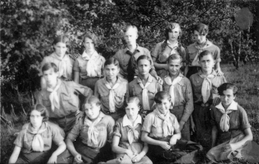 Members of the &quot;Hashomer Hatzair&quot; group in Mir. Third row, center – head of the group Reuven Yirmitzki; second row, second from left – Moshe Jurszan