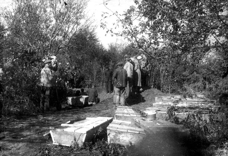 Putivl, Ukraine, The burial of Jewish Soviet citizens tortured to death