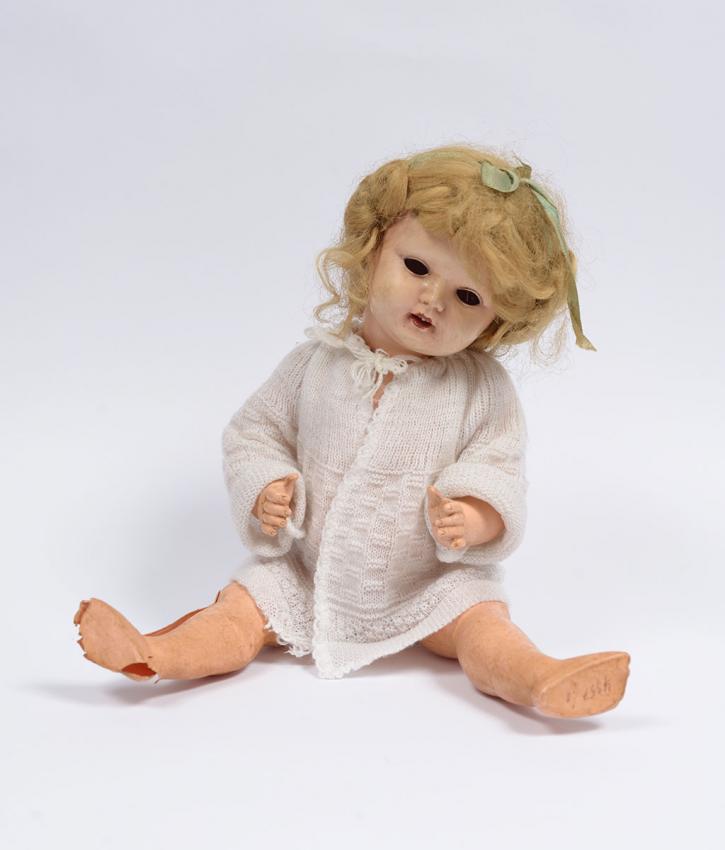 La muñeca Jerta, perteneciente a la niña Eva Modval, Transilvania