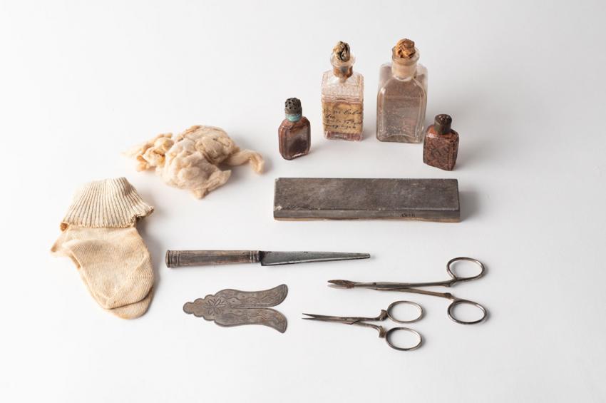 Moshe Matza's circumcision kit, which he used in Zakinthos during the war years