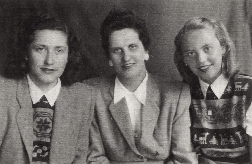 מימין: אליזה, שרלוטה ומרתה רוזנברג לאחר המלחמה