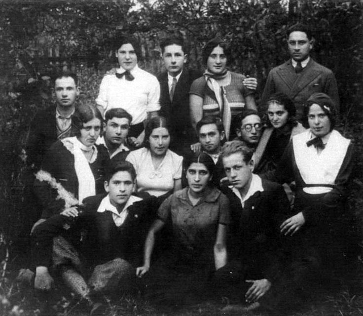 Hechalutz Hazair youth movement, Kursenai, Lithuania. Yecheskel Fleisher is in the front row on the right. In the second row at the left is his sister Esther-Raisa, ca. 1933