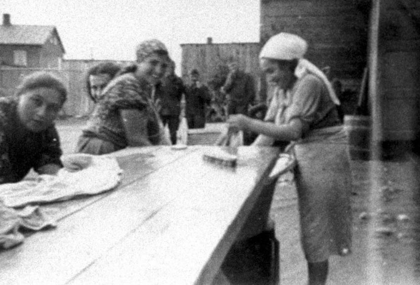 Jewish women ironing, Šiauliai, 1941