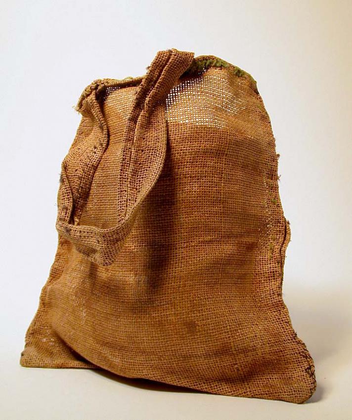 Una bolsa de yute que Sidonie Ascherova recibió en Theresienstadt