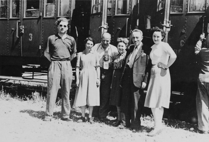 Shulamit Freiburg with her parents Aryeh and Shoshana (right) en route to Israel, 1950